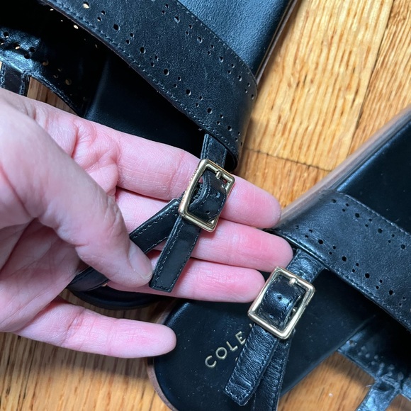 Cole Haan Black leather thong sandals, US 7. - Picture 3 of 6